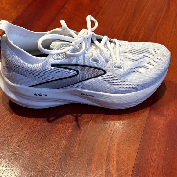 Brooks White and Black Athletic Shoes - Picture 2 of 3